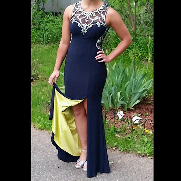 ✨Prom Dress ✨ - Picture 3 of 4